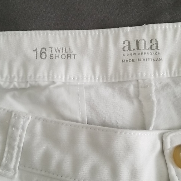 Shorts - Picture 5 of 5